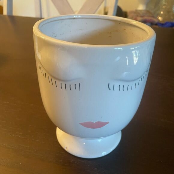 Woman Face Planter - Picture 3 of 10